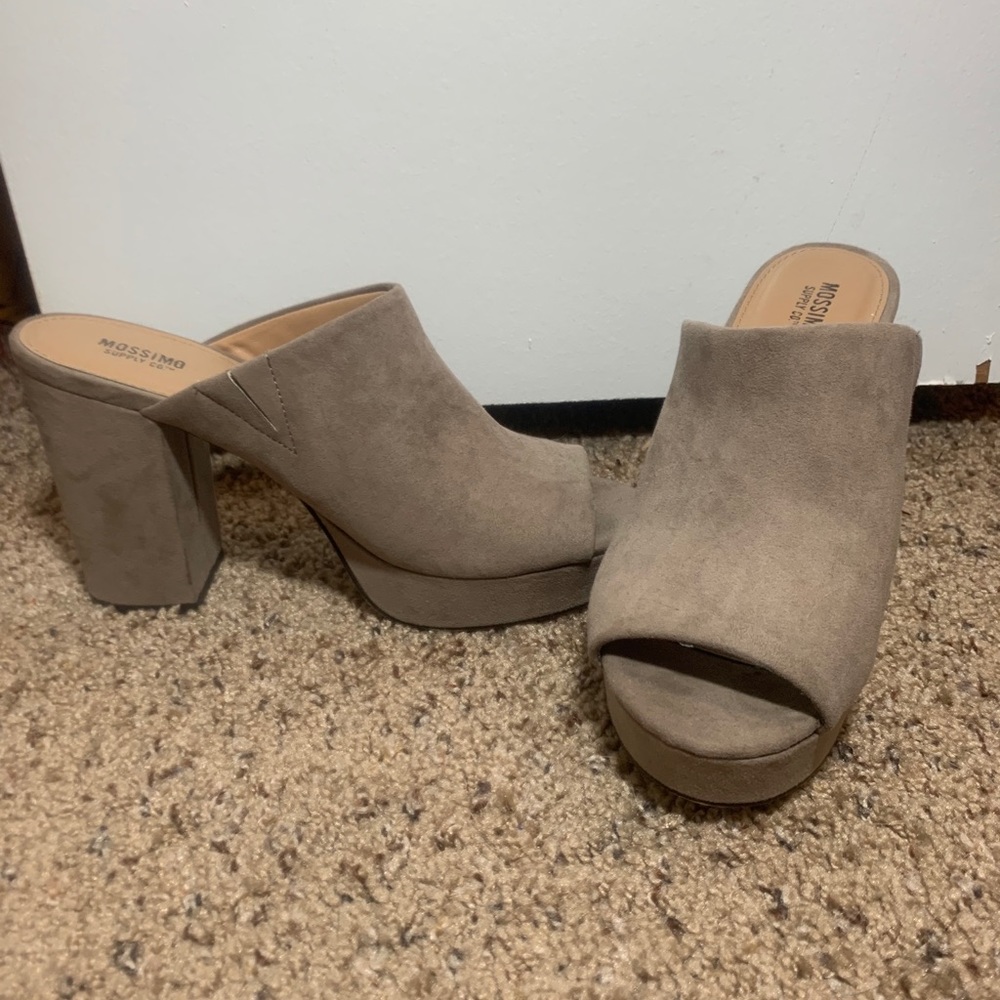 Shoes - Picture 4 of 5
